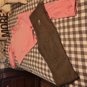 Gym Shark Crop Top & Gym Shark leggings